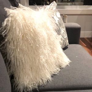 Alpaca fur pillows